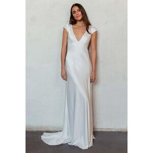 NWT | Jenny Woo | Bronwyn Dress | No Alterations | Size 2